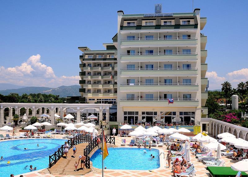 Holiday Garden Resort 欧库卡拉 外观 照片