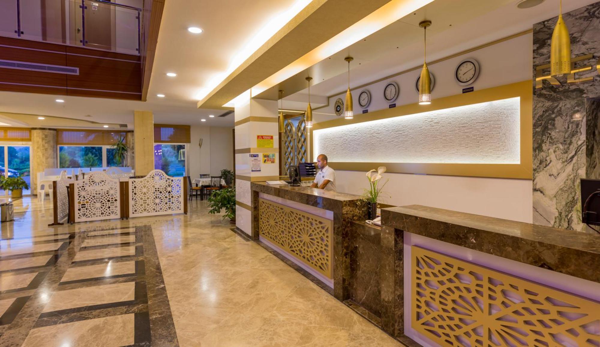 Holiday Garden Resort 欧库卡拉 外观 照片